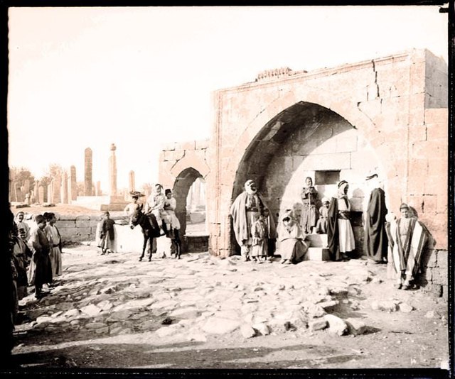 A fountain in a Muslim cemetery in Urfa, ca 1919-20 (Source: photograph by Father Gabriel Bretocq, Archives départementales de l’Eure. Fonds Gabriel Bretocq)