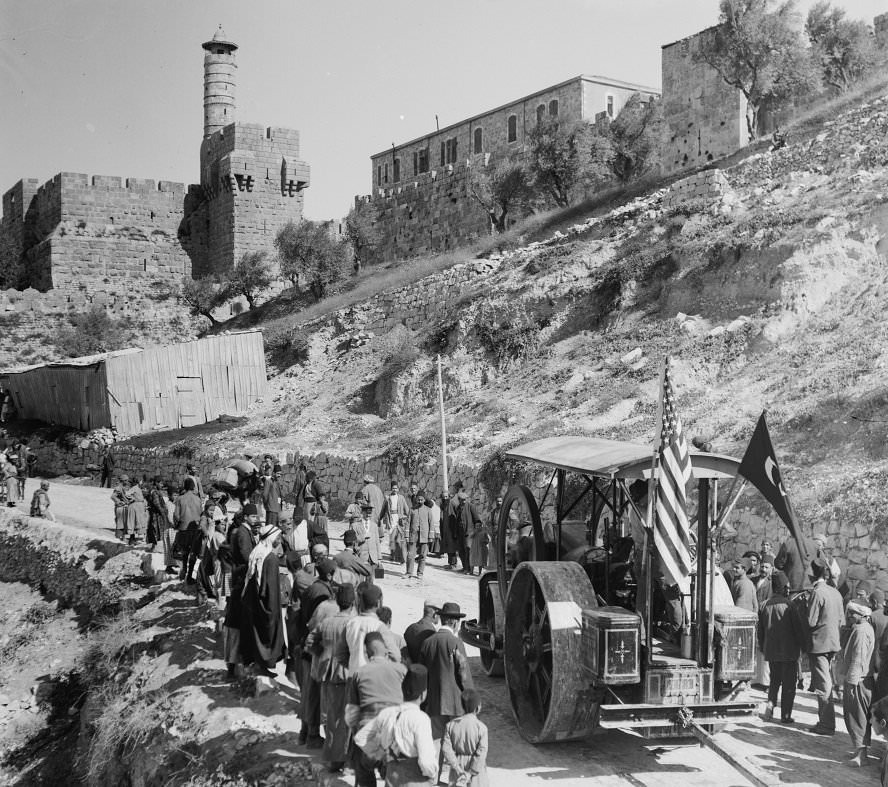 Kudüs'de Yol Yapımında Kullanılacak İthal Buharlı Silindir, Filistin / 1910′lar