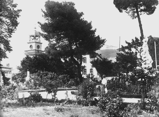 Yanya Clock Tower / 1960's