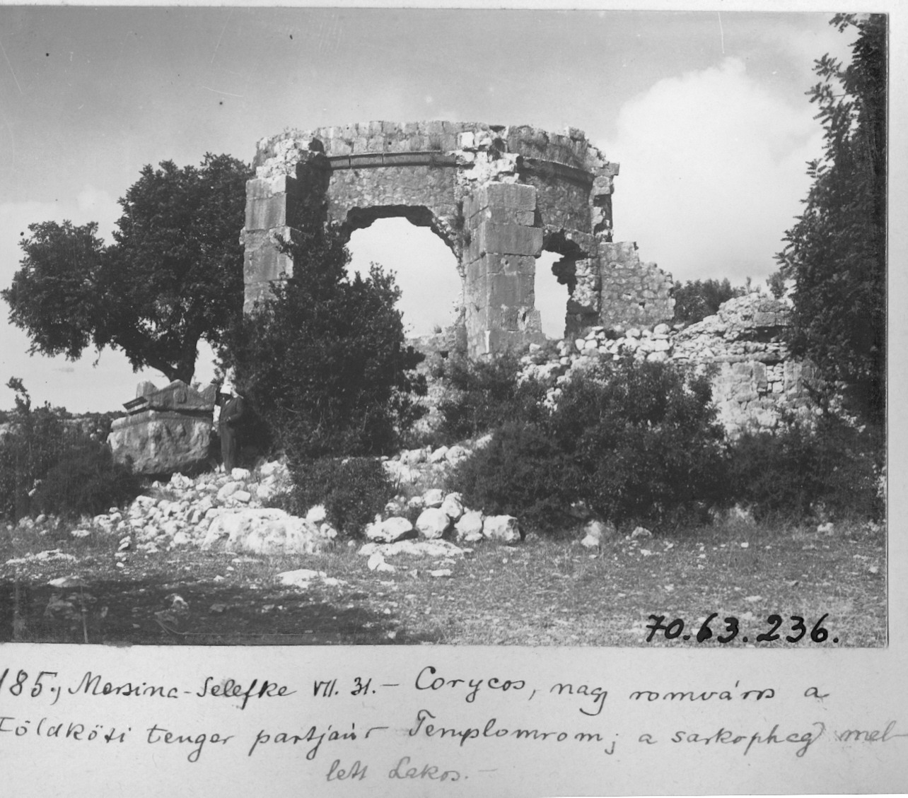 Korykos Antik Kenti'nde Tapınak ve Lahit, Mersin / 1914
