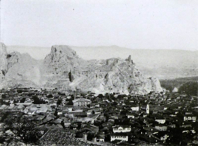 A general view of Tokat/Eudocia (Source: W.J. Childs, Across Asia Minor on Foot, Edinburgh/London, 1917)
