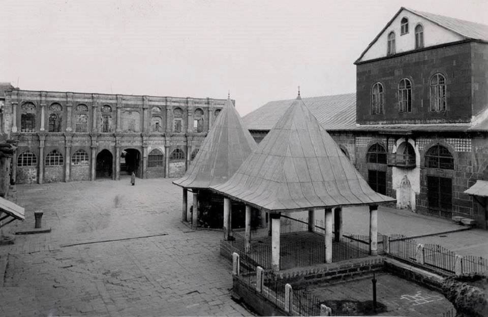 Diyarbakır Ulu Camii avlusu / 1964