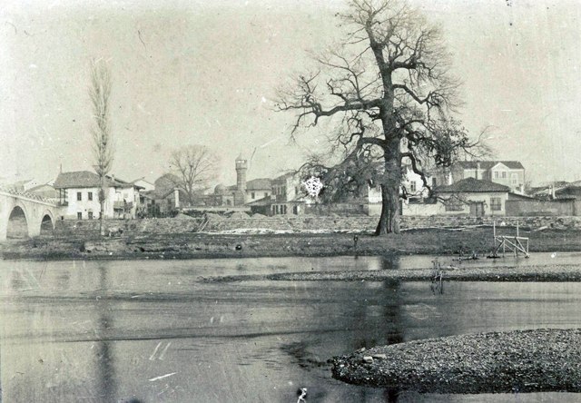 Vardar Nehri, Üsküp