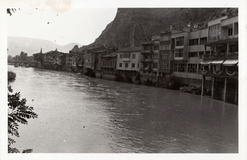 Amasya Yeşilırmak Kenarı