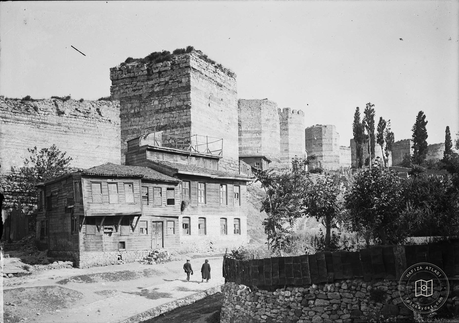Eğrikapı Surlar and Old Mahalle View