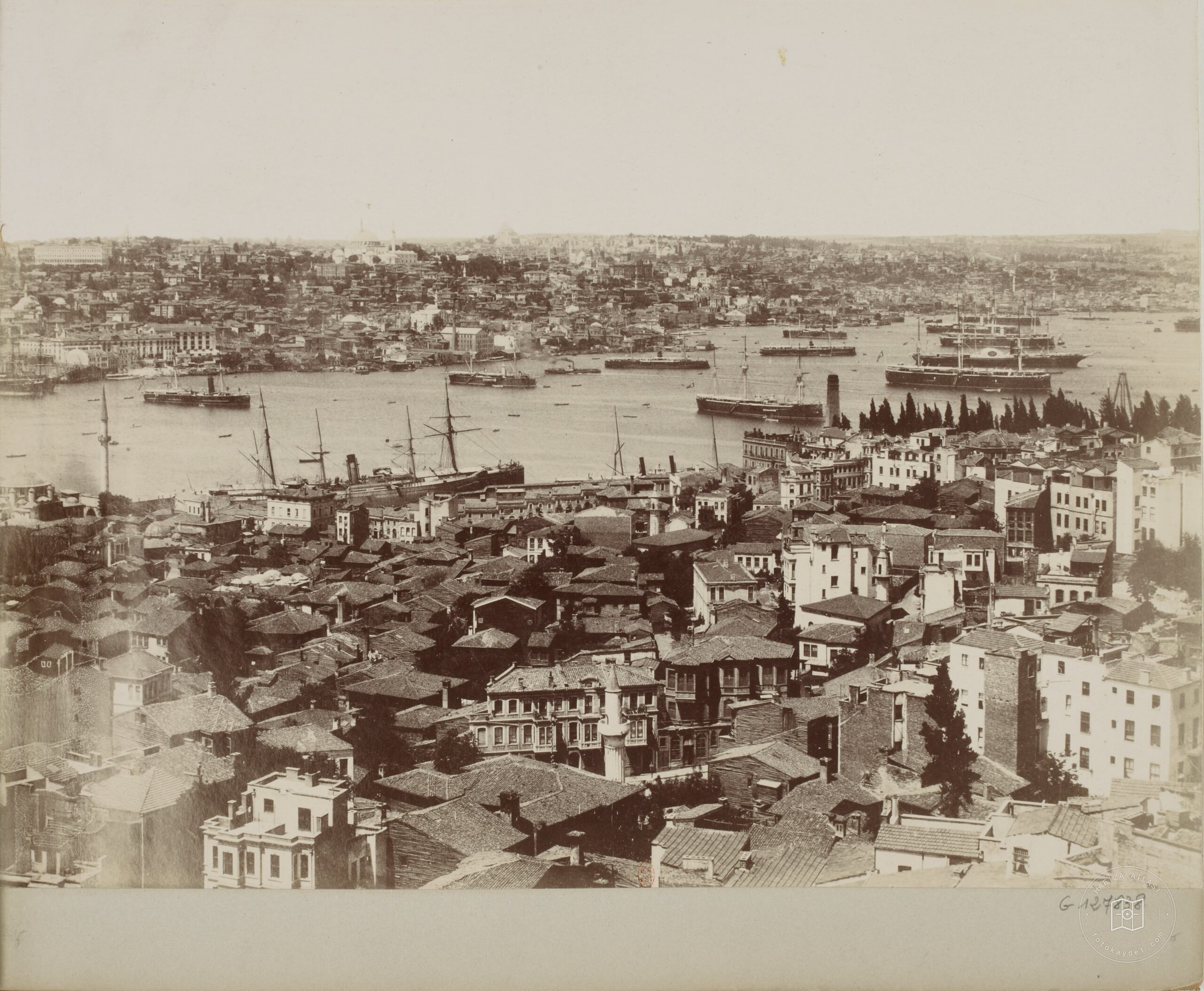 Istanbul Panorama from Galata Tower (8/10)