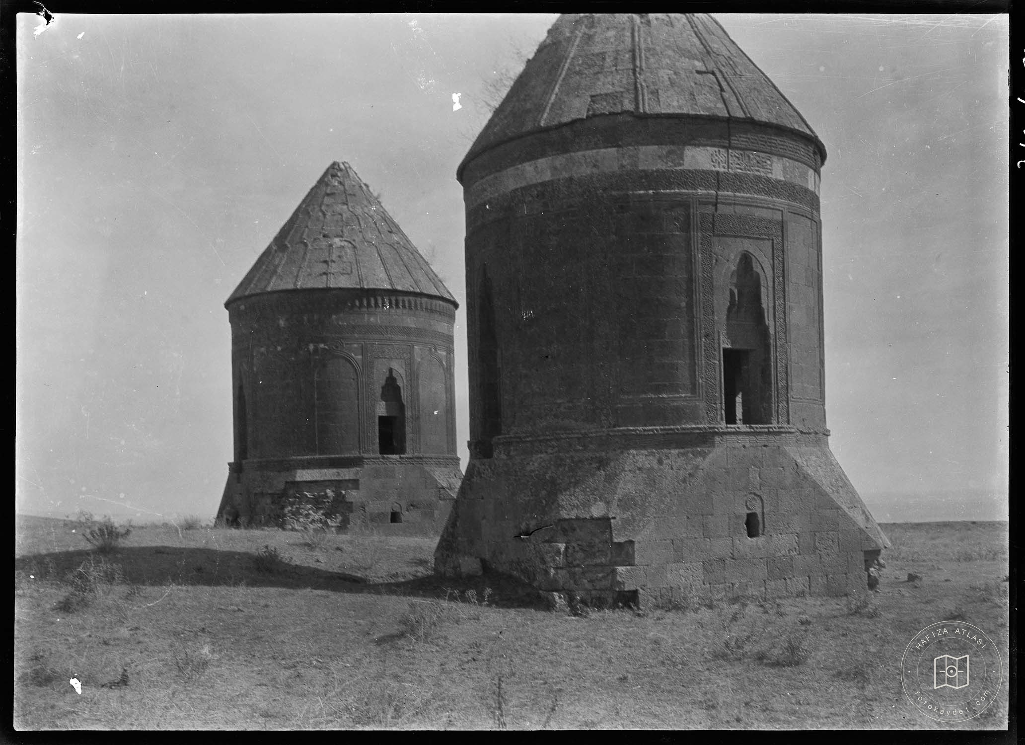 Ahlat Çifte Kümbet