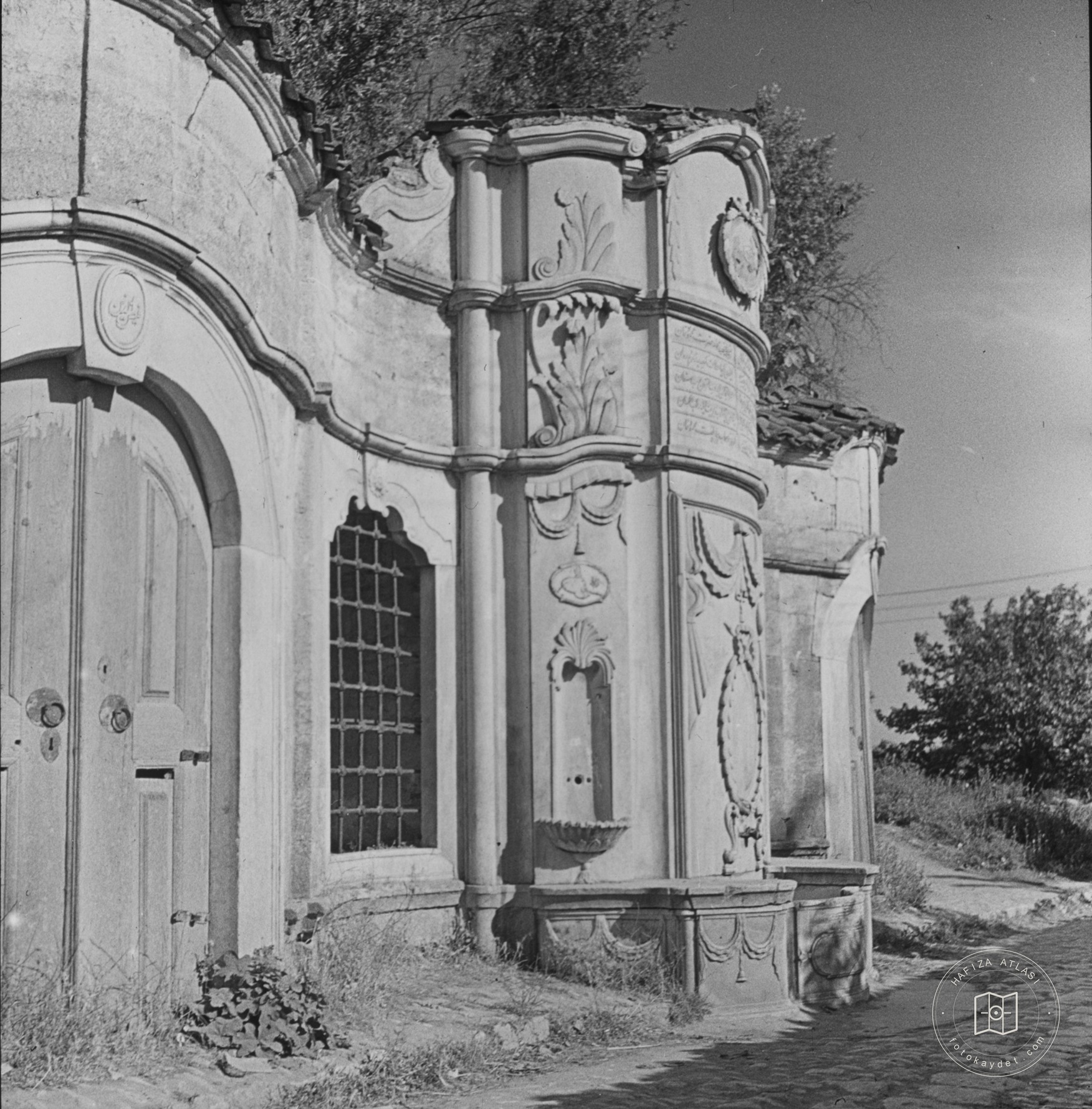 Feyziye Küçük Efendi Camii Dışındaki II. Mahmut Han Çeşmesi