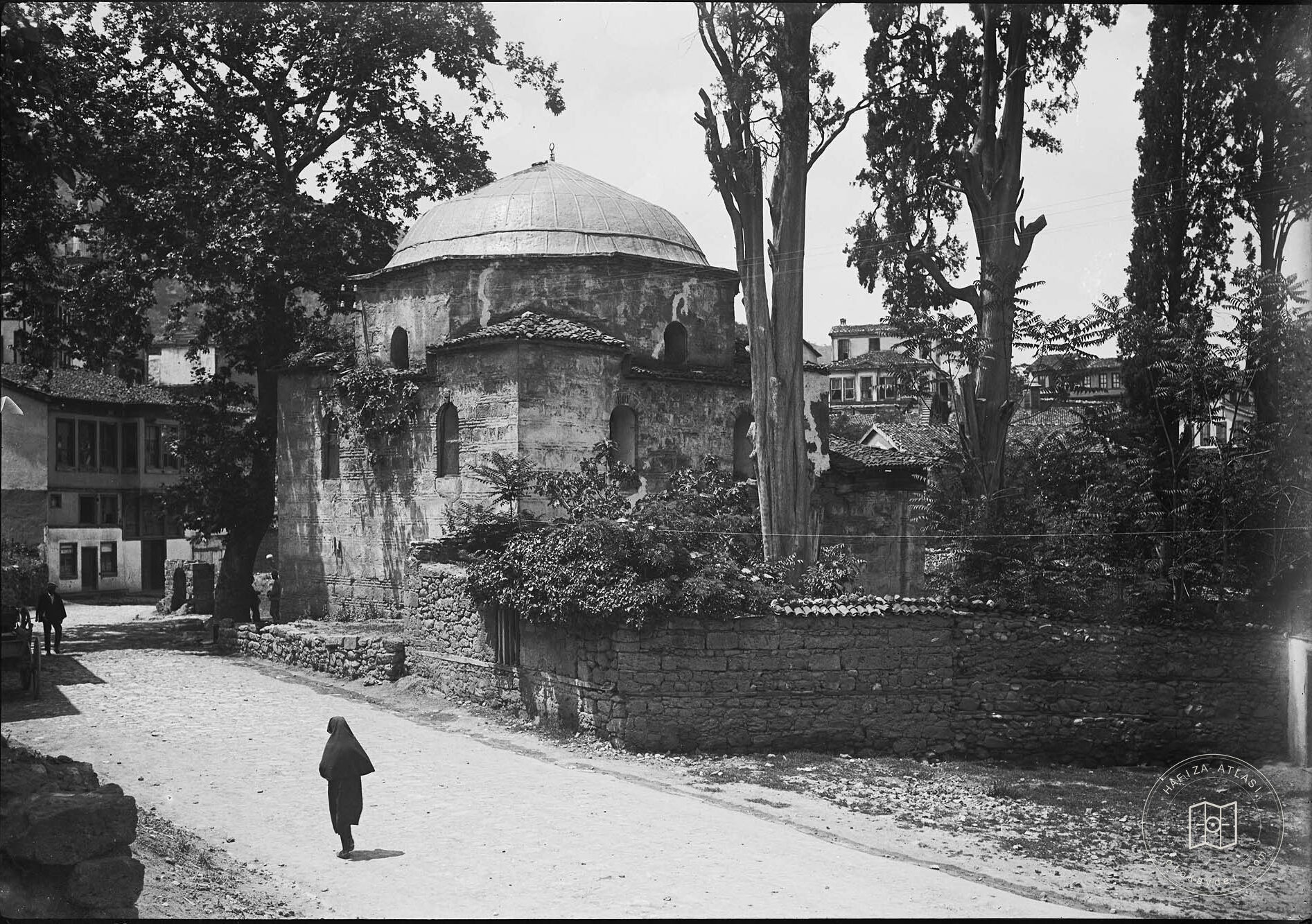 Sixfinger Mosque View from the Street