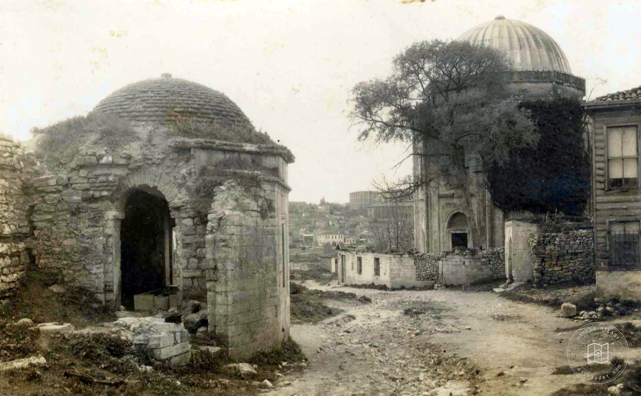 Hüsrev Paşa Türbesi