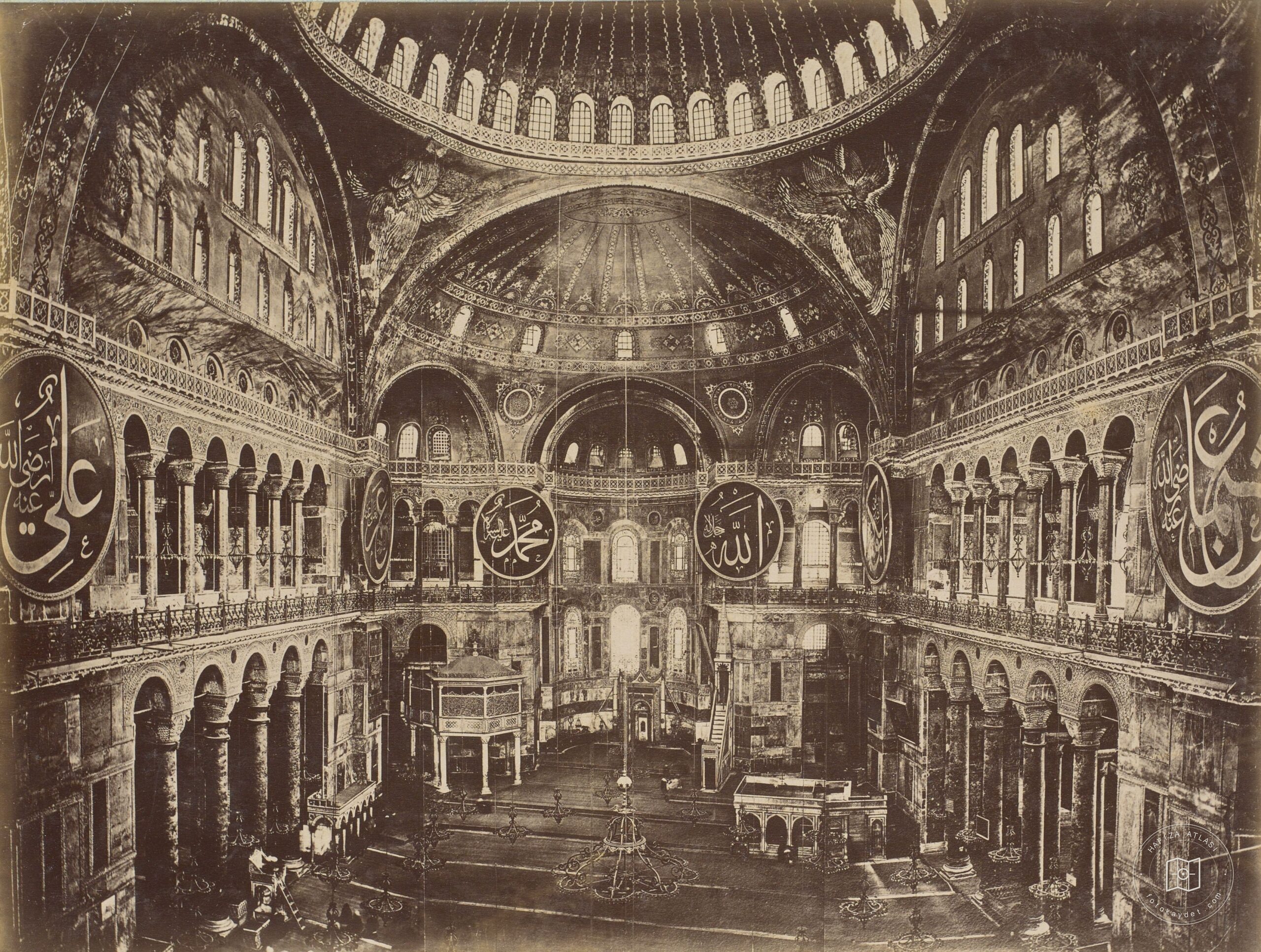 Ayasofya İçinden Görünüm