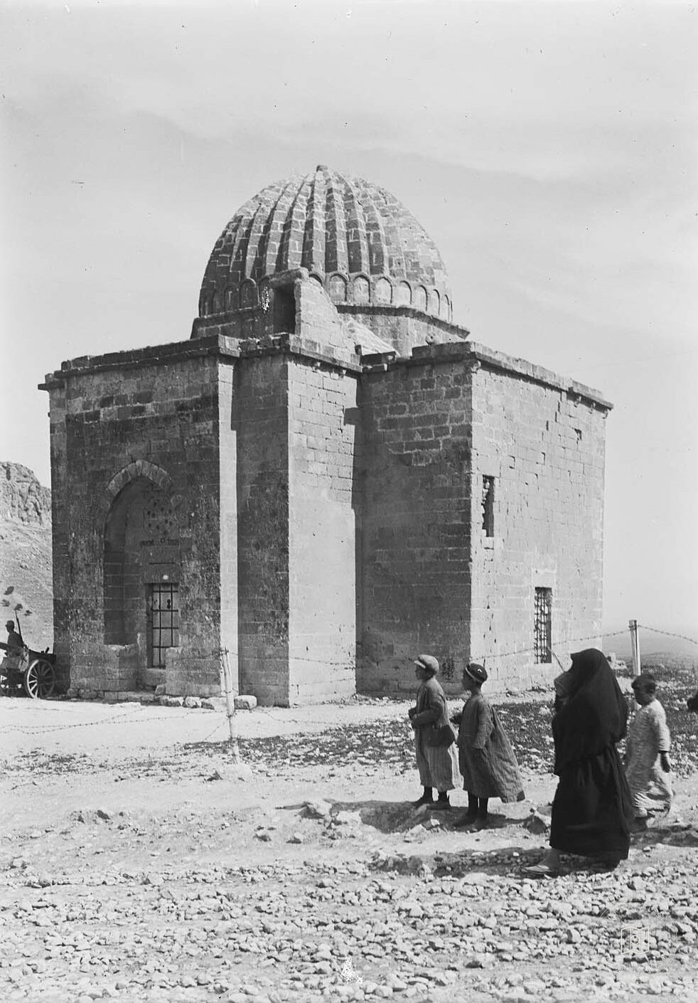 Sultan Hamza Türbesi