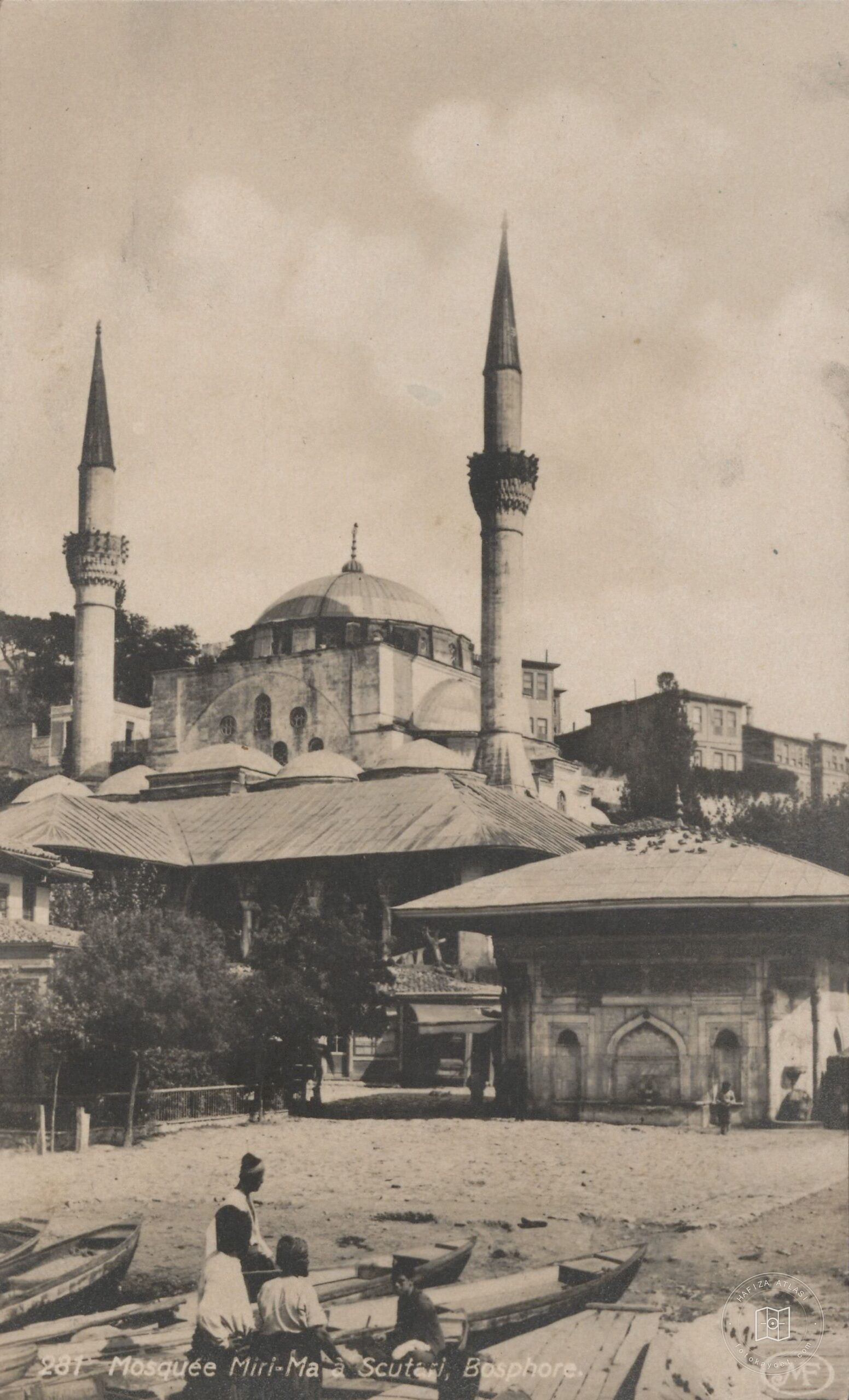 Üsküdar İskelesinde Kayıkçılar, Square Fountain and Mosque