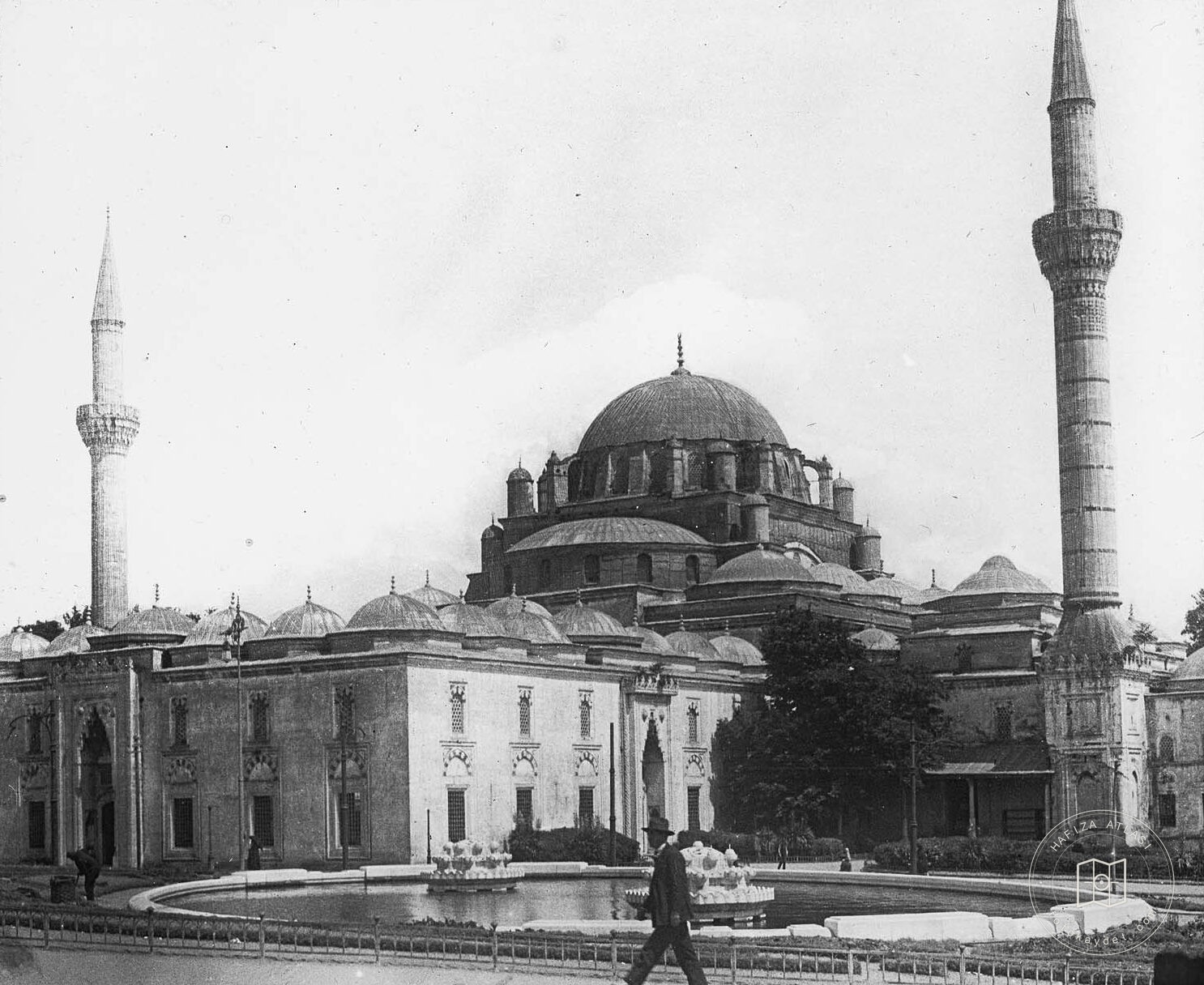Haydar Bey Pool and Beyazıt Mosque
