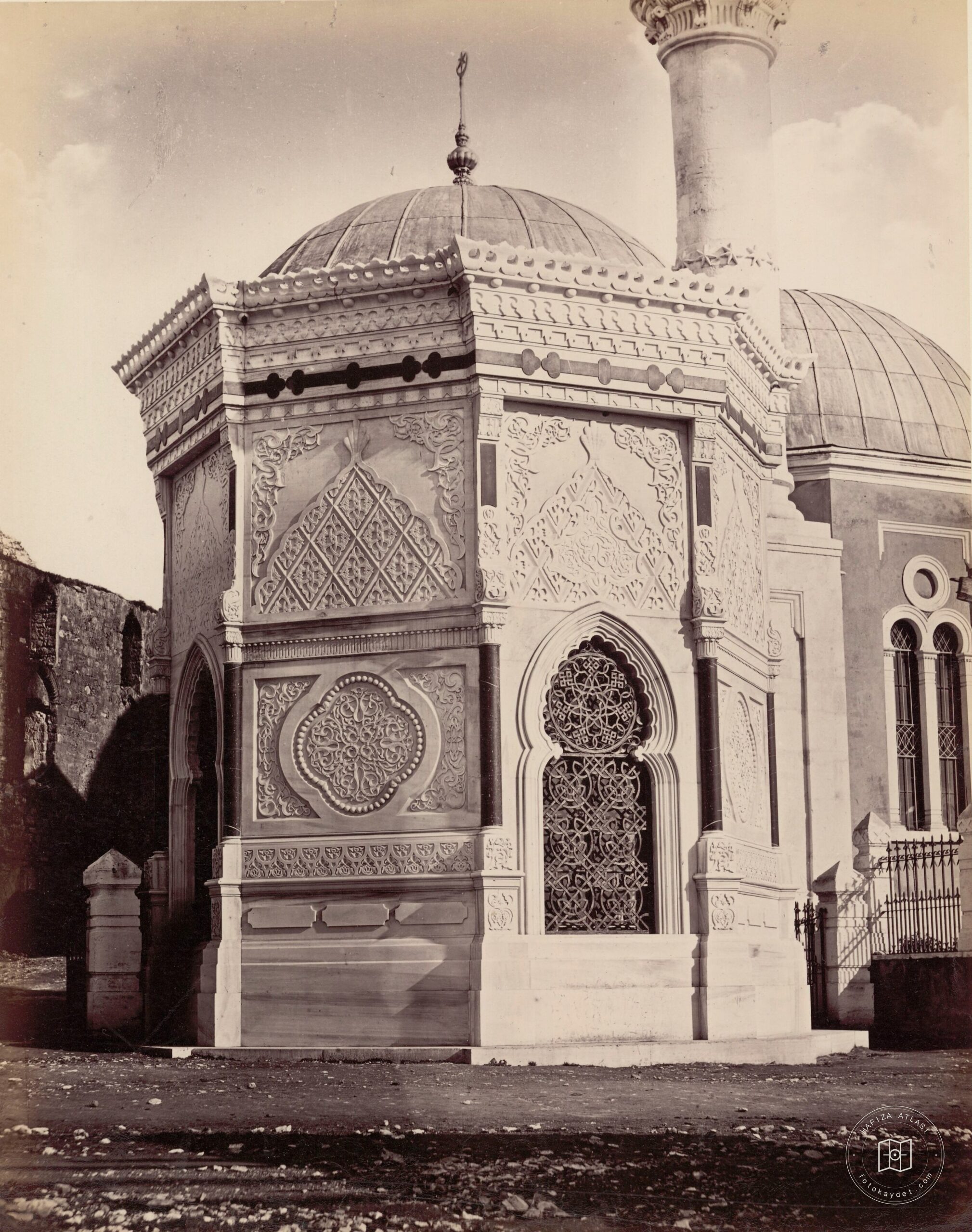 Keçecizade Fuad Paşa Tomb