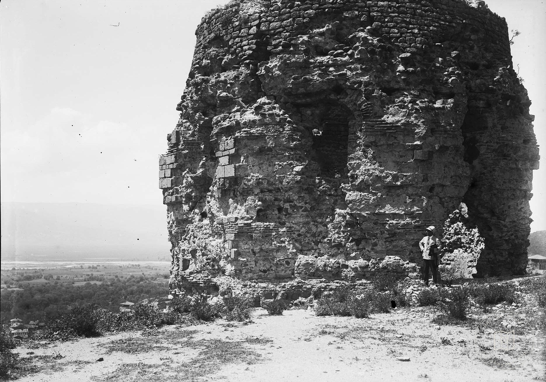 Nizameddin Oilbasan Tomb