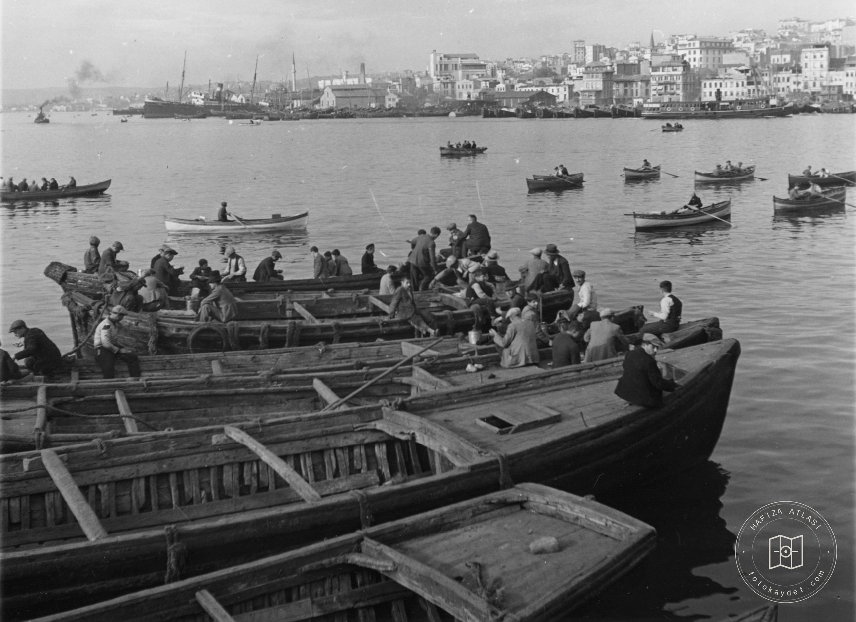 Balıkpazarı İskelesi’nde Tekneler