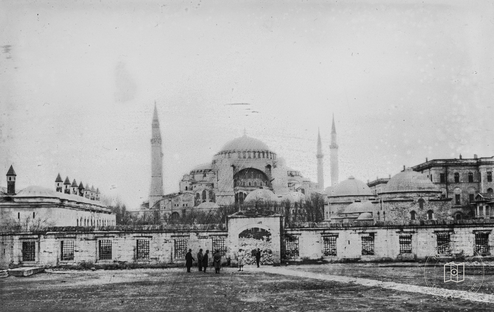 Sultan Ahmet Camii Avlusu’ndan Ayasofya Yönü