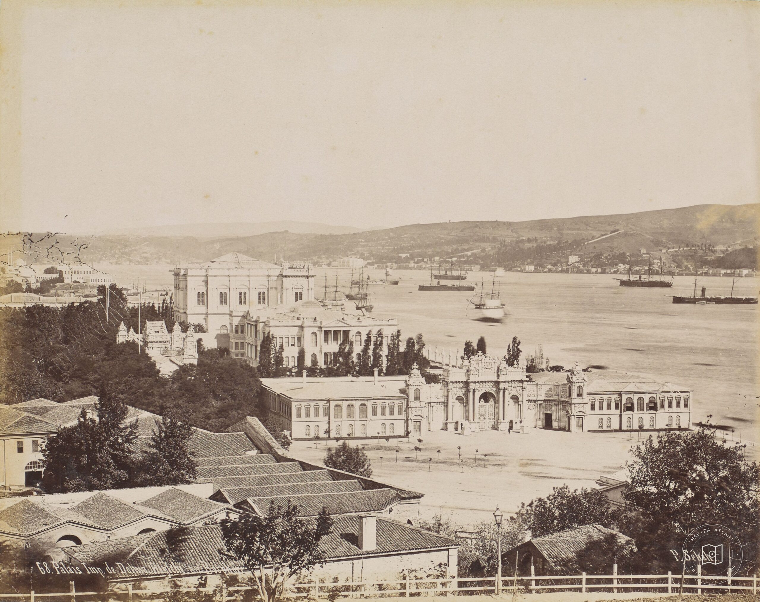 Dolmabahçe Sarayı