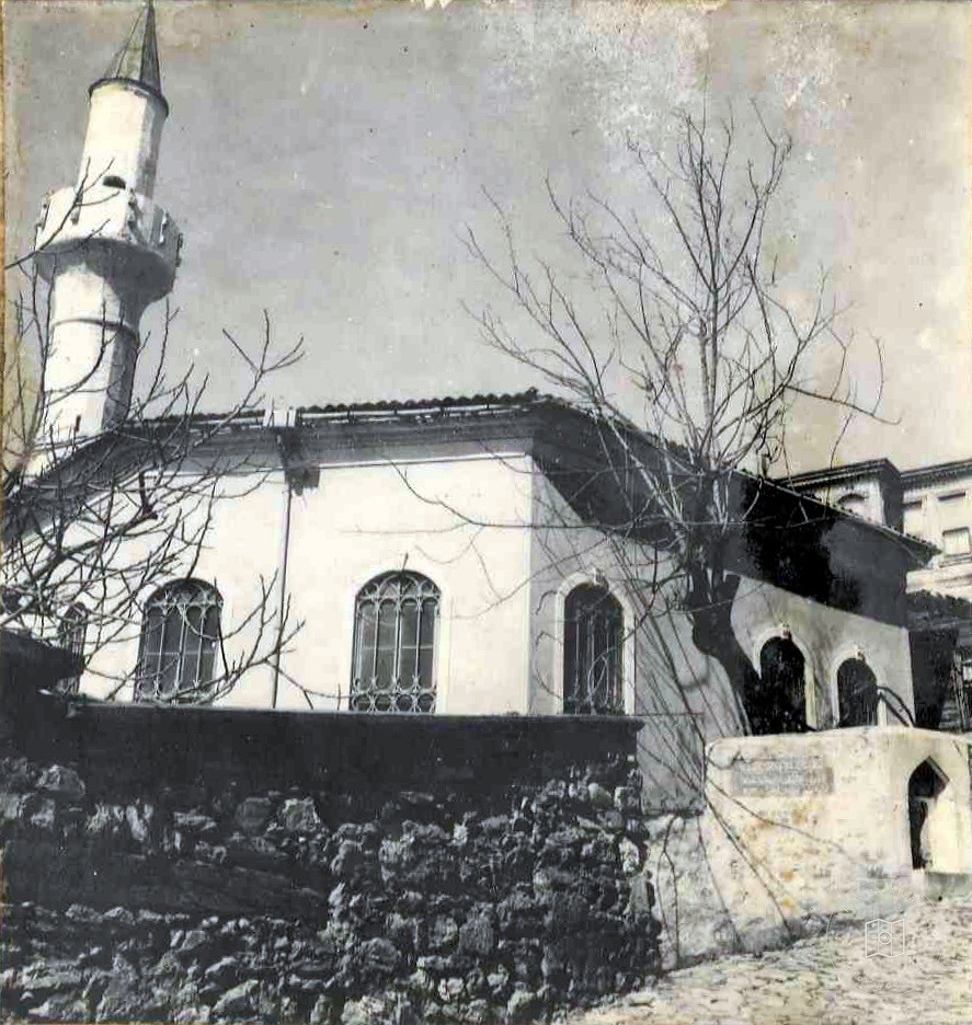 Serhazine Süleyman Amber Shay Mosque