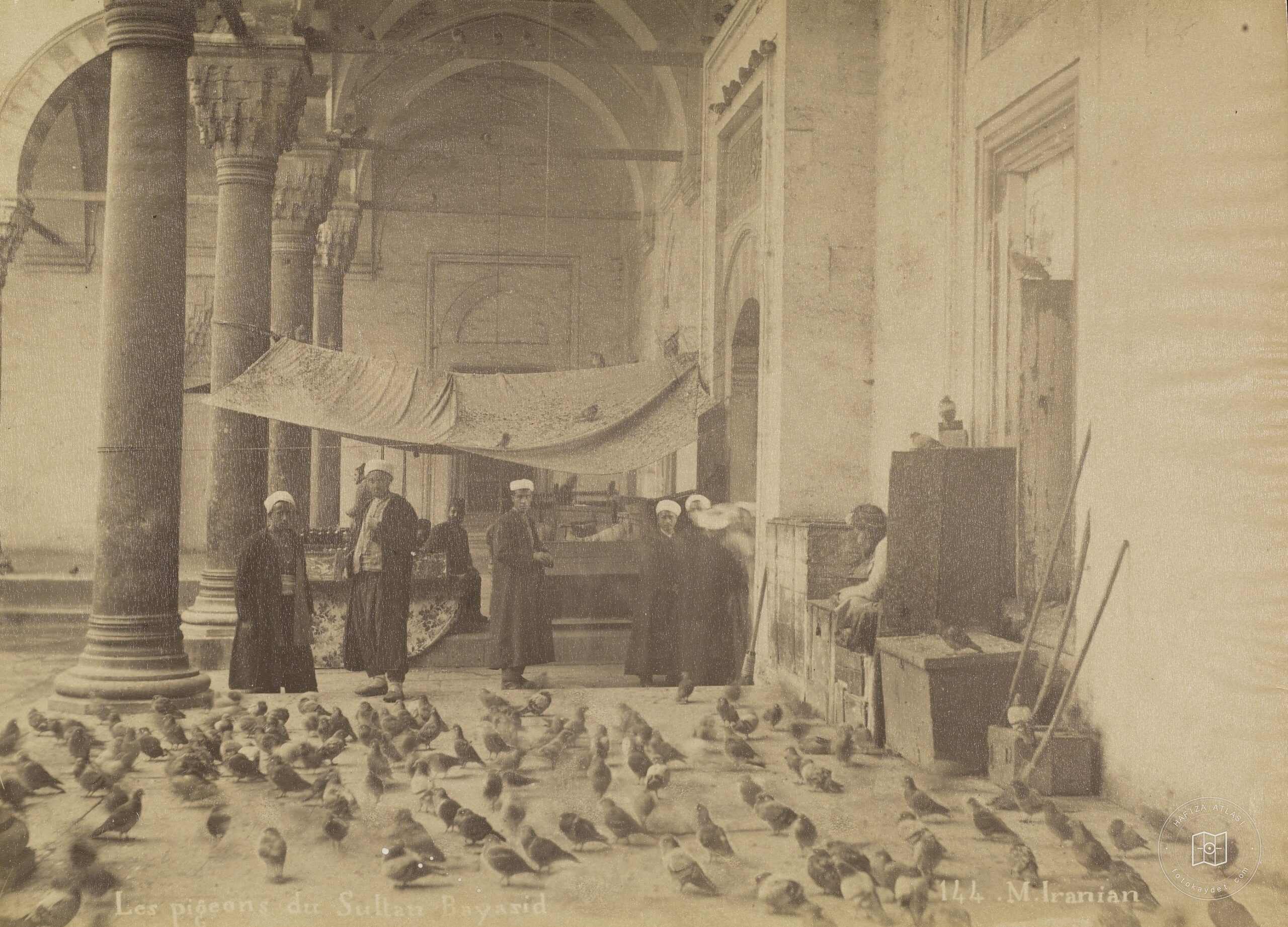Beyazıt Camii Avlusu