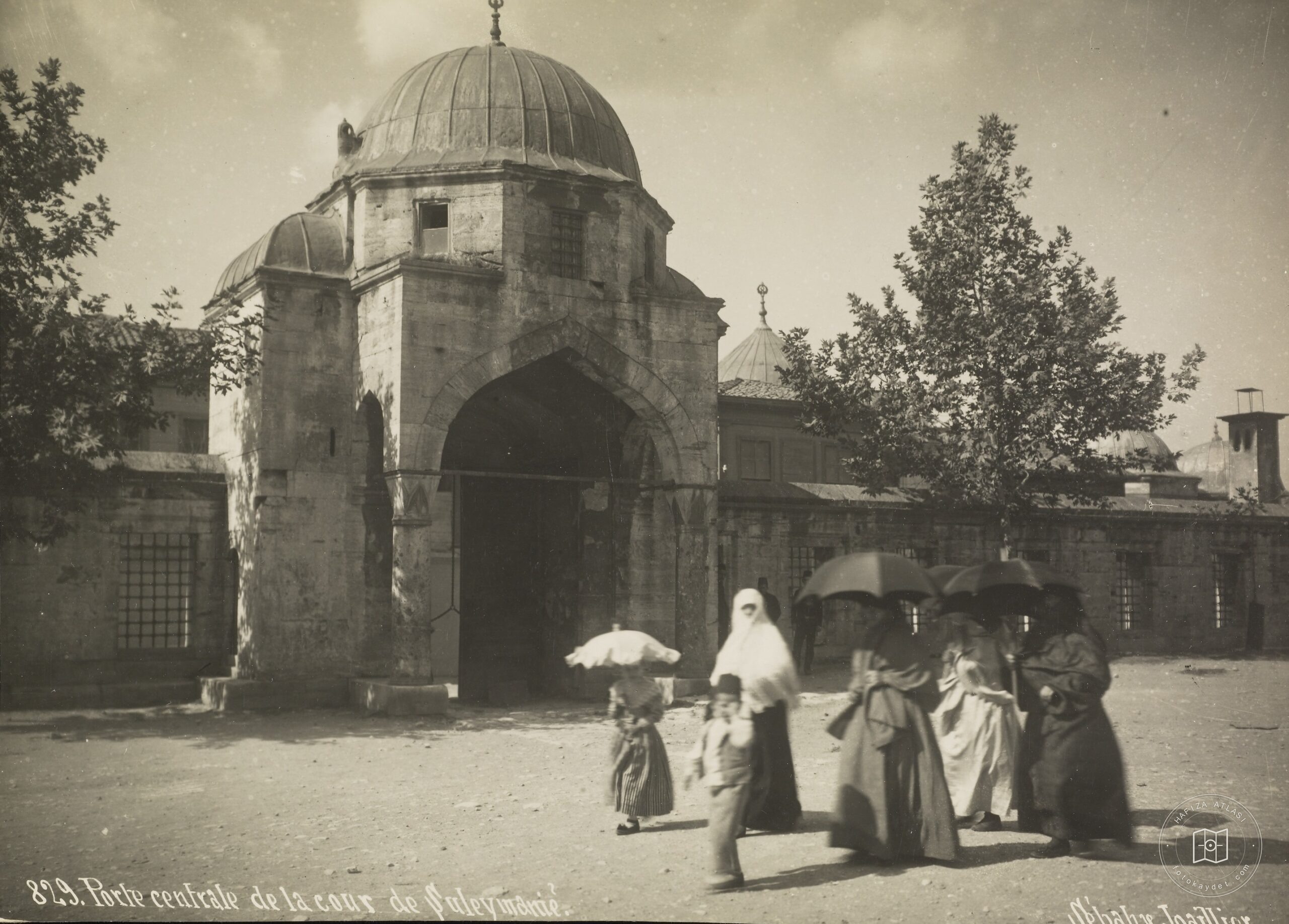 Süleymaniye Mosque Inner Garden