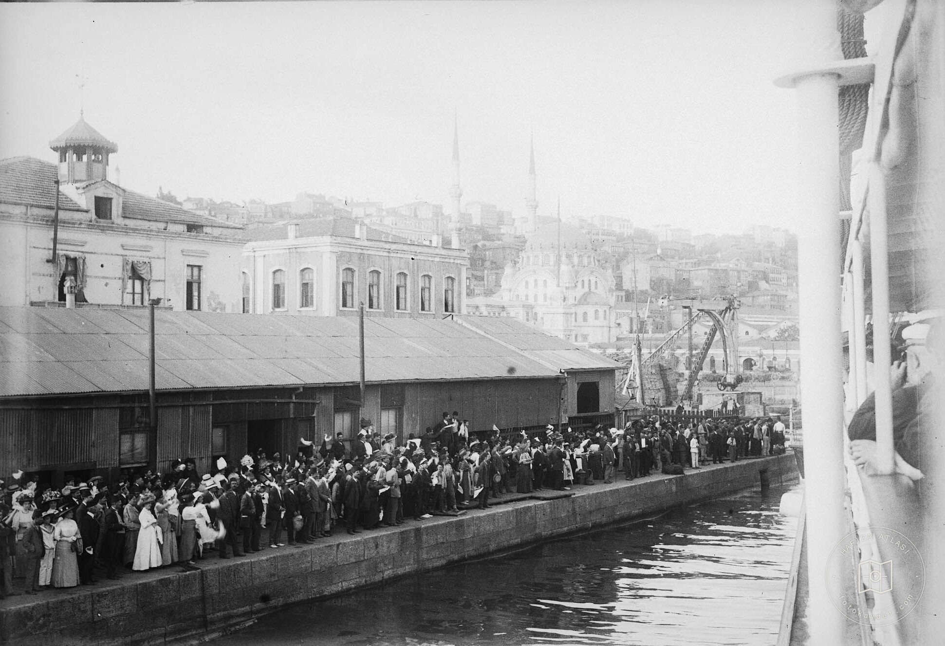 Tophane Limanı ve Nusretiye Camii