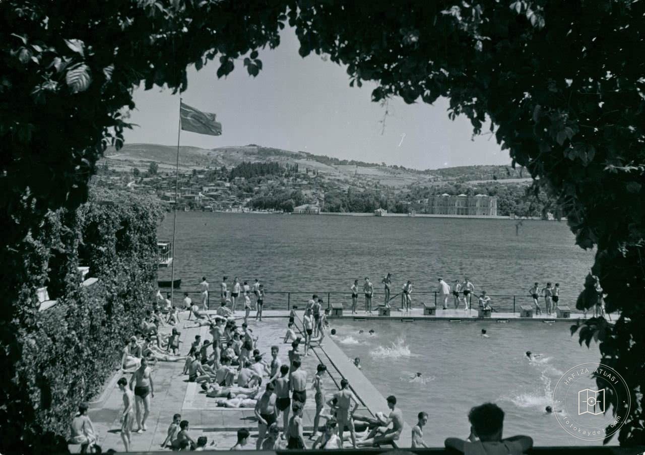 Lido Swimming Pool