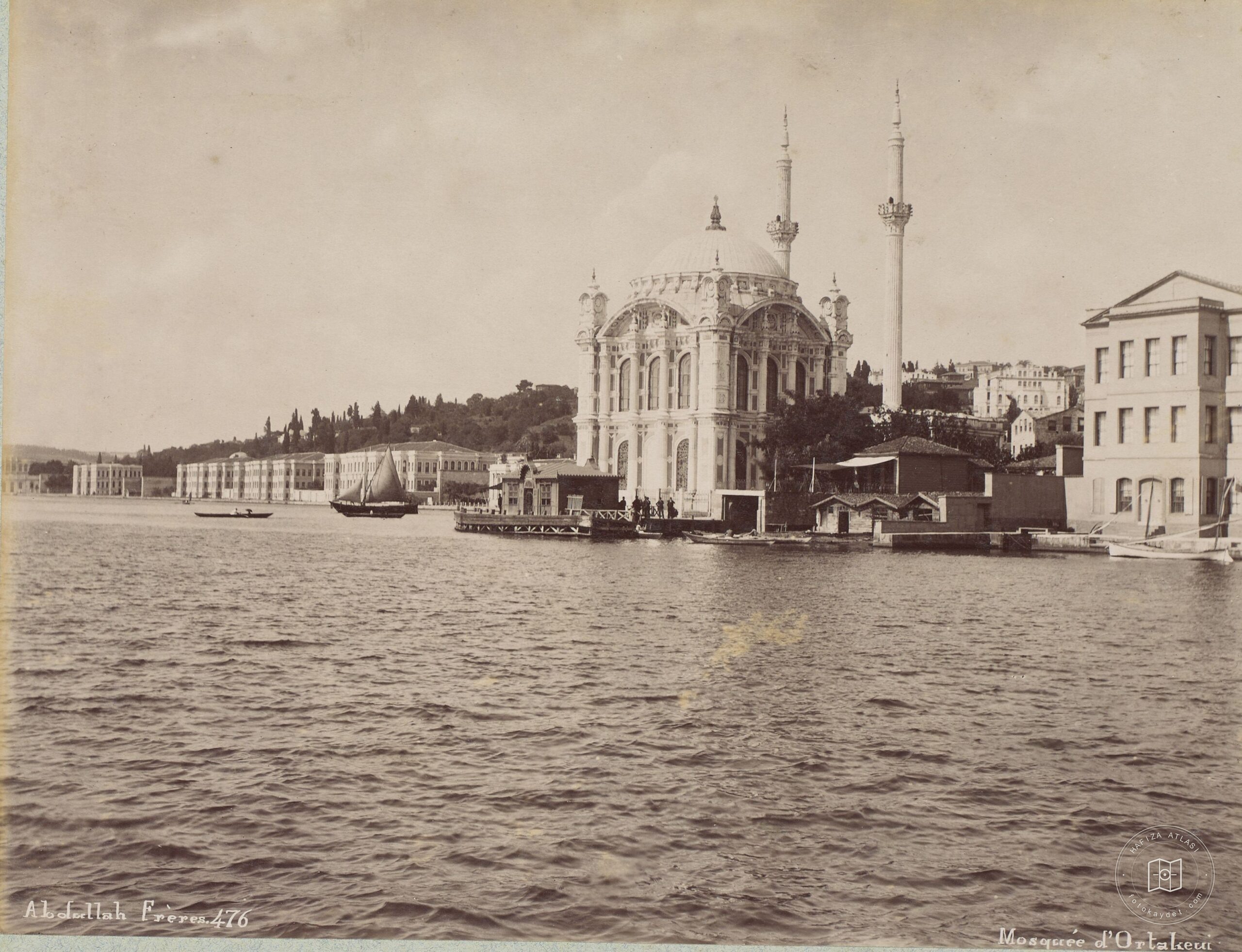 Ortaköy Camii