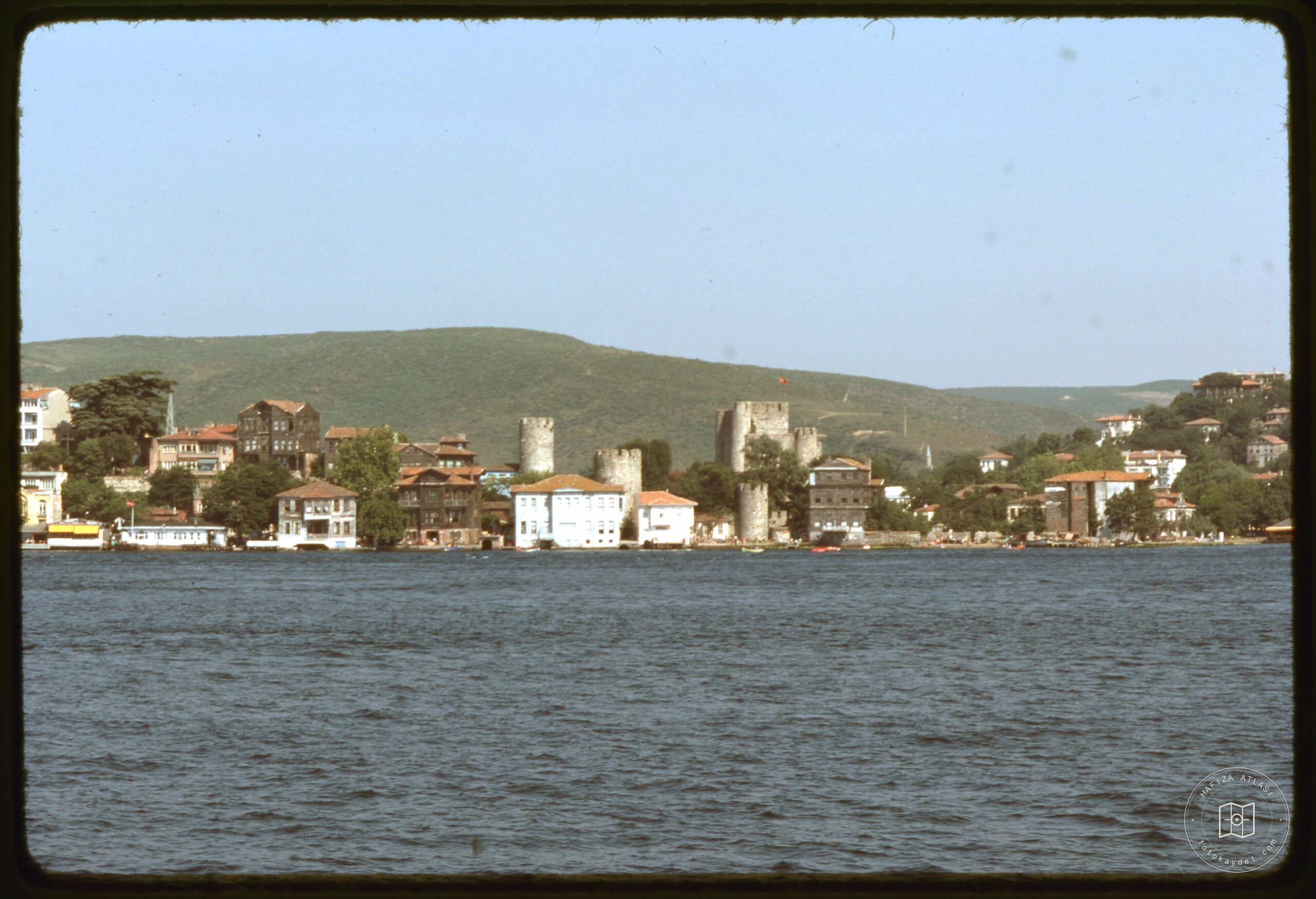 View Anatolia Hisarı from the fronts of Hisarı