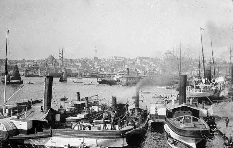 Overview of Galata BridgeQ