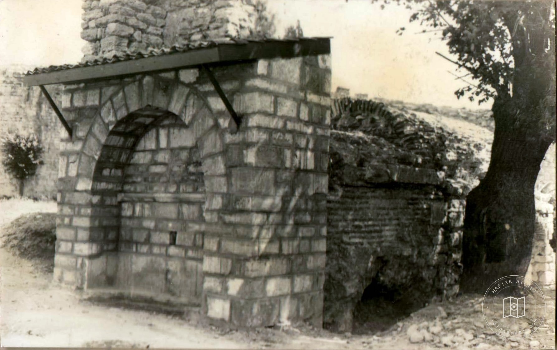 Yedikule Hisarı Fatih Fountain