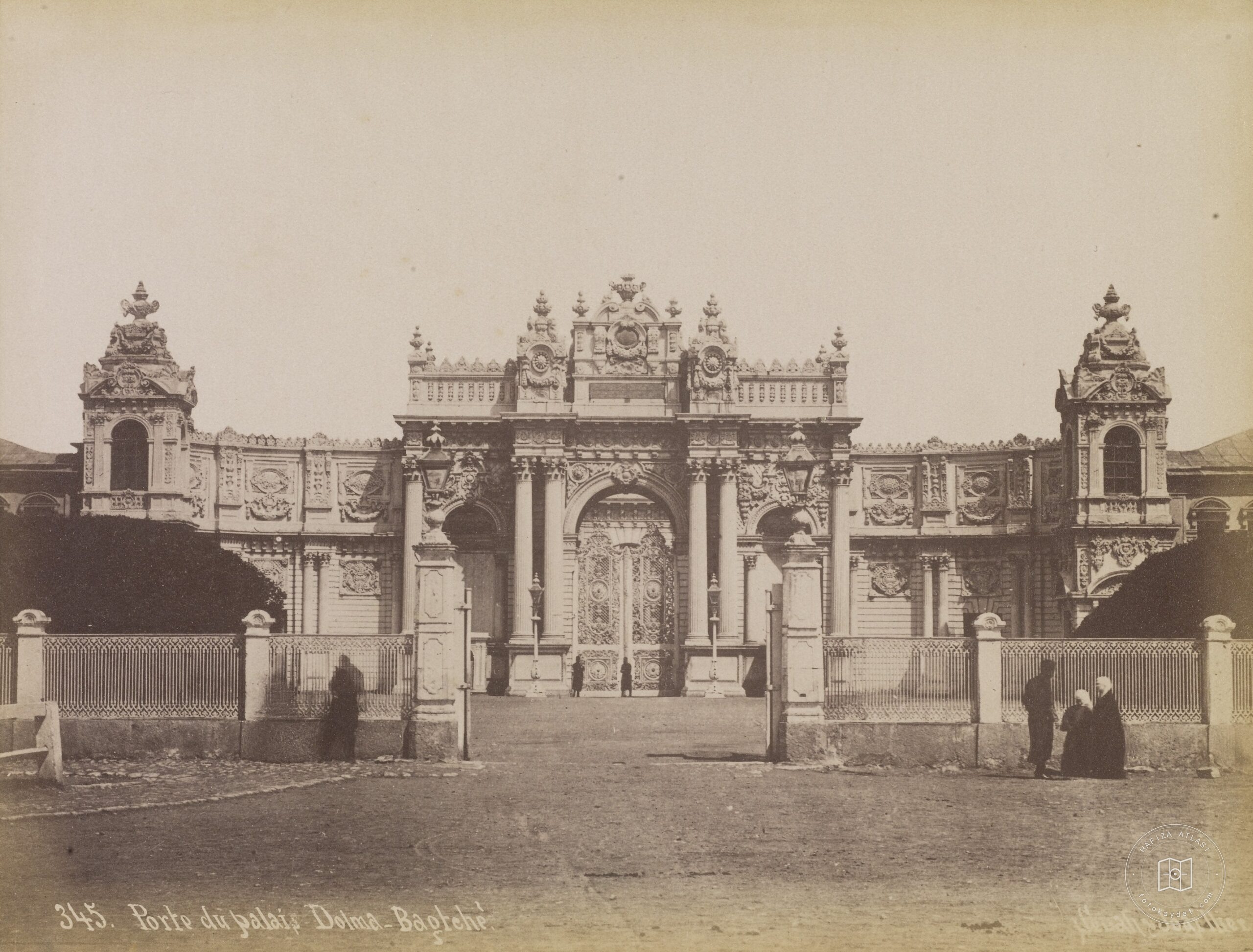 Dolmabahçe Palace Saltanate Gate
