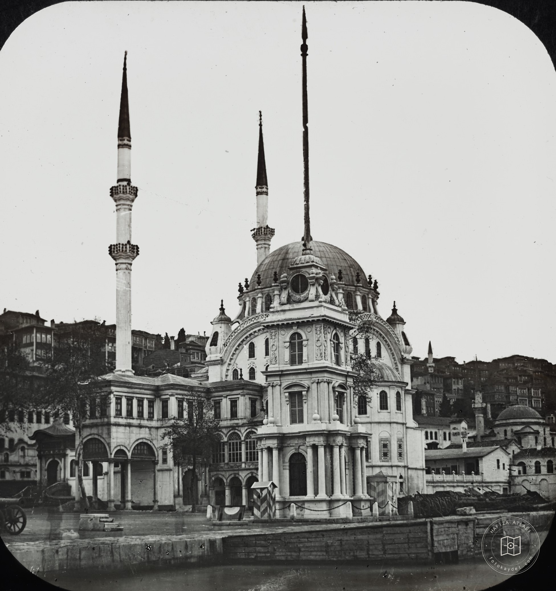 Nusretiye Camii ve Tophane Saat Kulesi