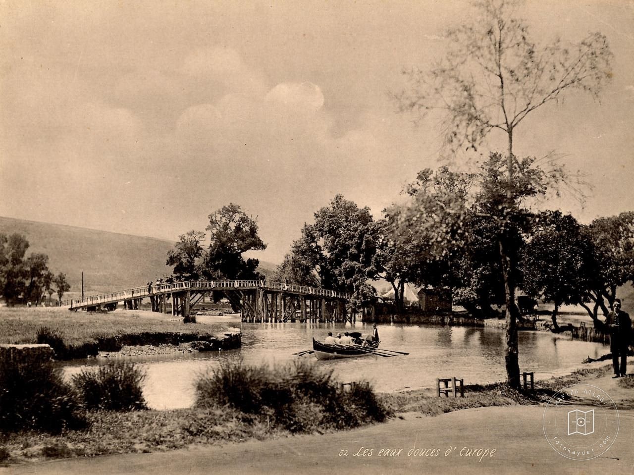 Kağıthane Deresi On Bridge