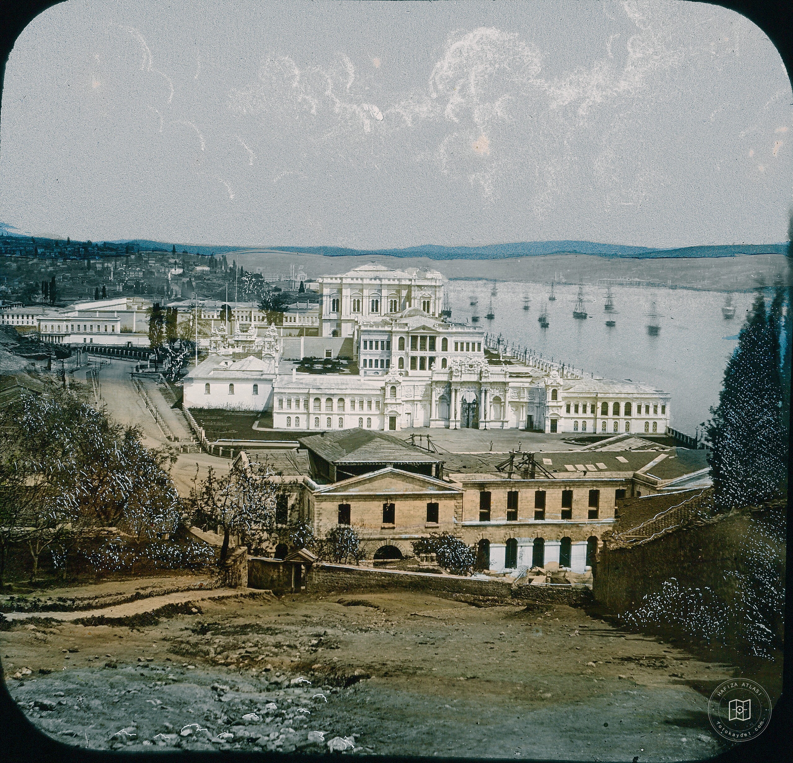 Dolmabahçe Sarayı ve Saray Tiyatrosu