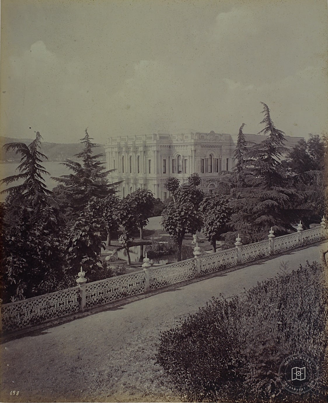 Beylerbeyi Palace (Set Garden View)