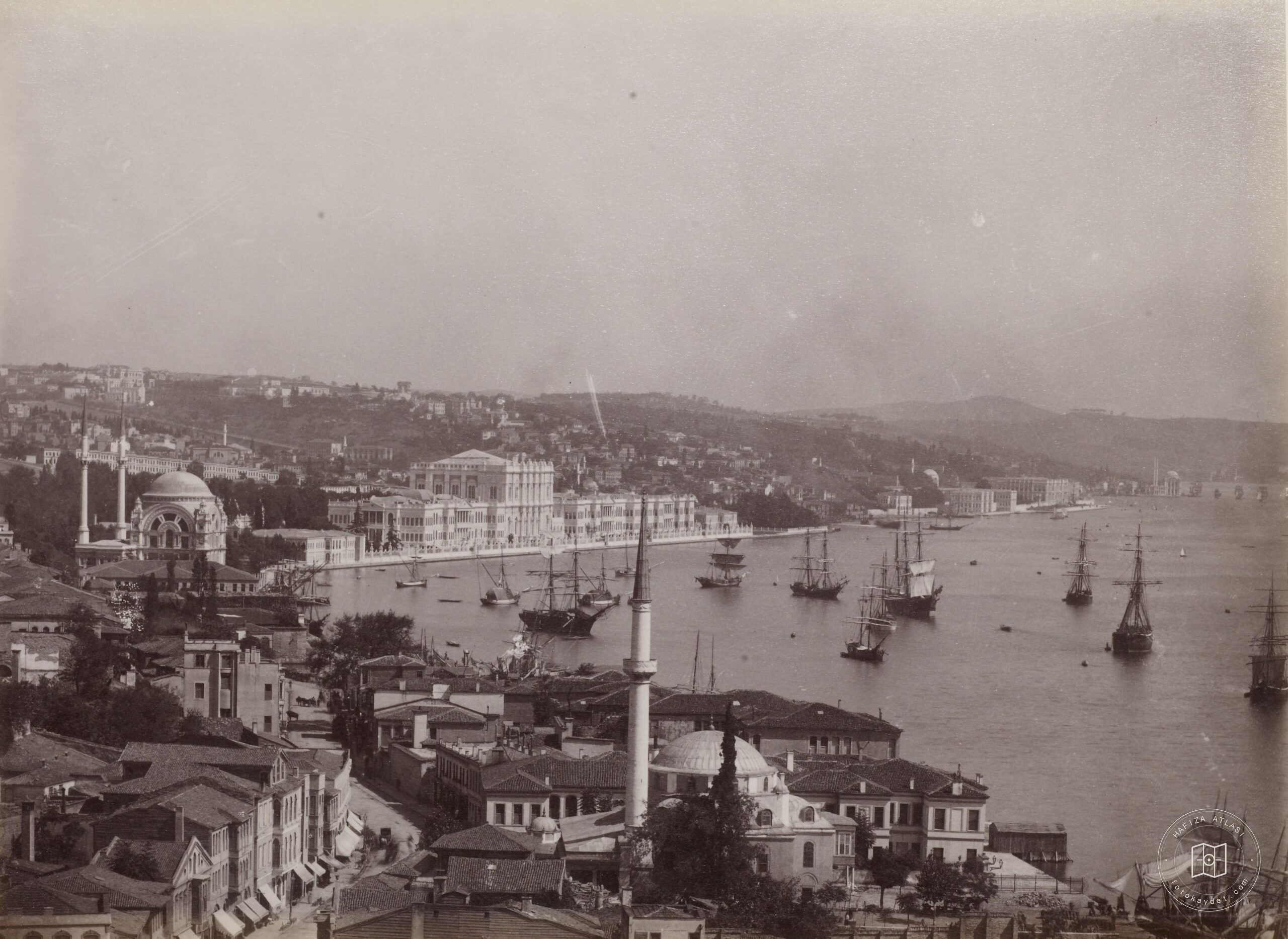 Fındıklı Molla Çelebi Mosque and Dolmabahçe Palace
