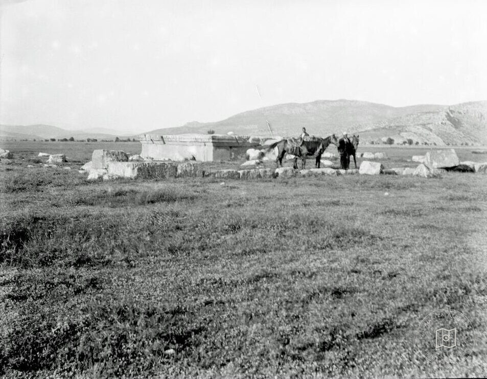 Komama ve Önde Roma Dönemi Altarı