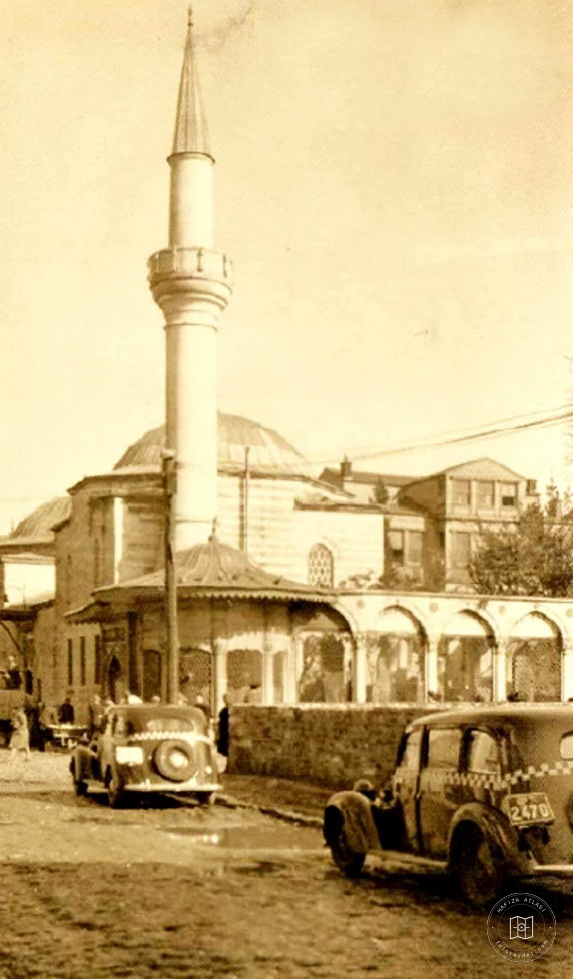 Damat Ibrahim Pasha Mosque and Taxis