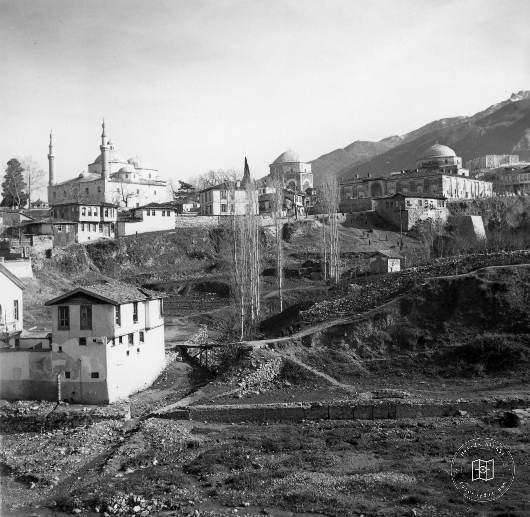 Green Mosque, Tomb and Medresenin Overview