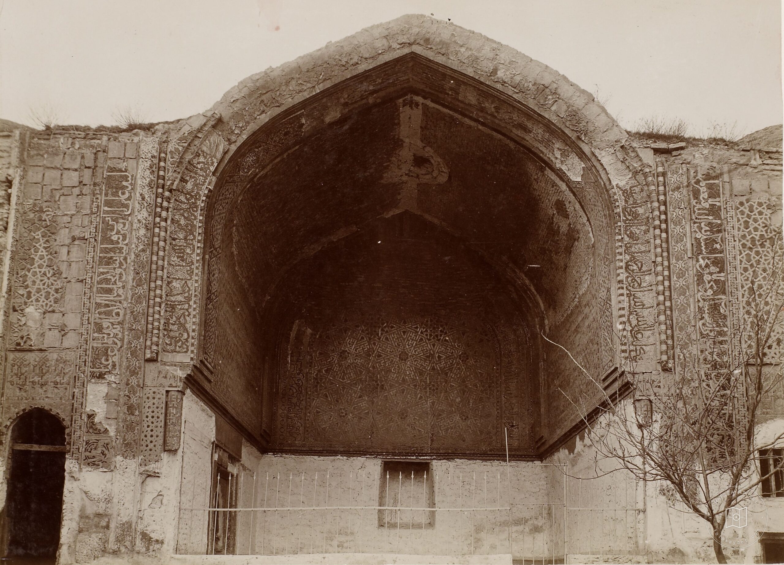 Sırçalı Medrese