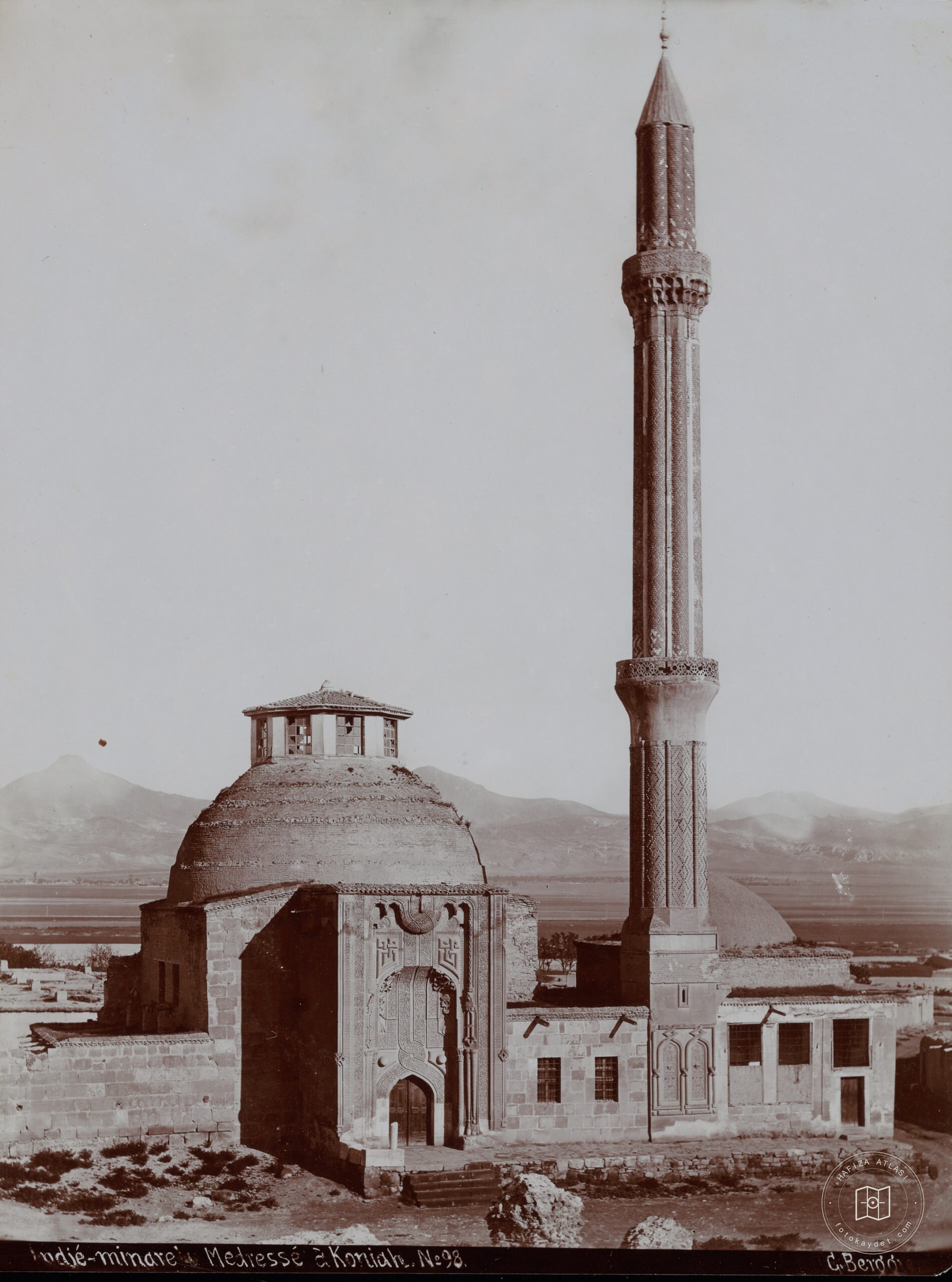 İnce Minareli Medrese