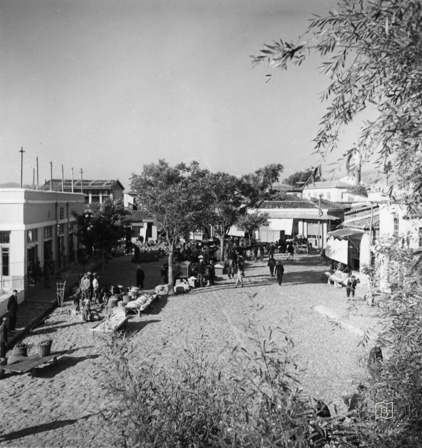 Bergama’da Pazarcıların Olduğu Square