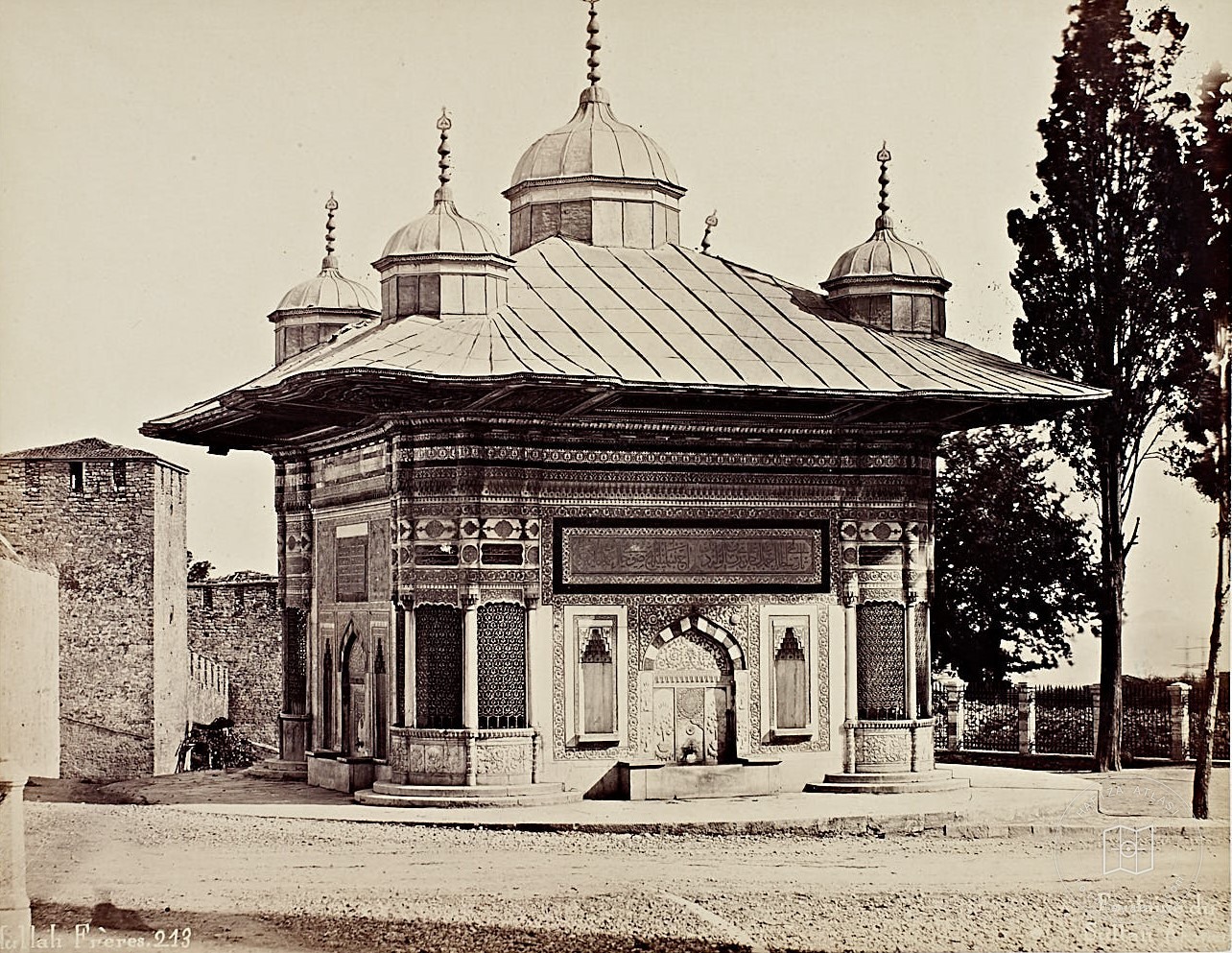 Topkapı Sarayı Front Sultan III. Ahmet Fountain