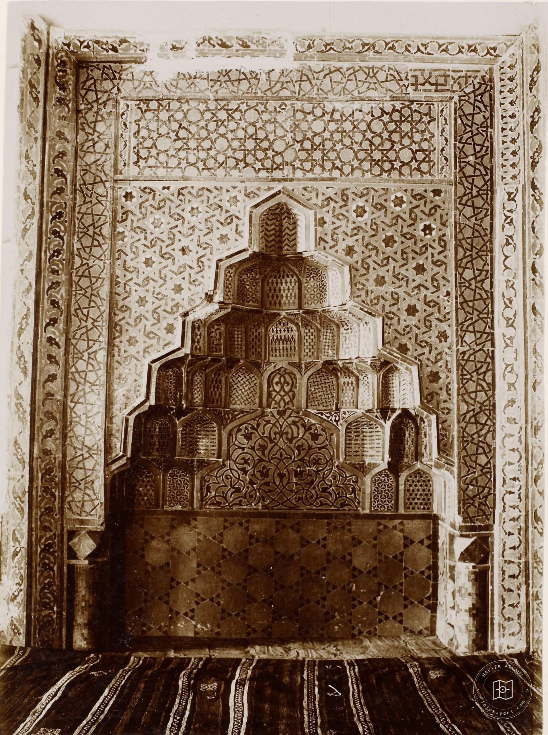 Sahip Ata Camii Mihrabı