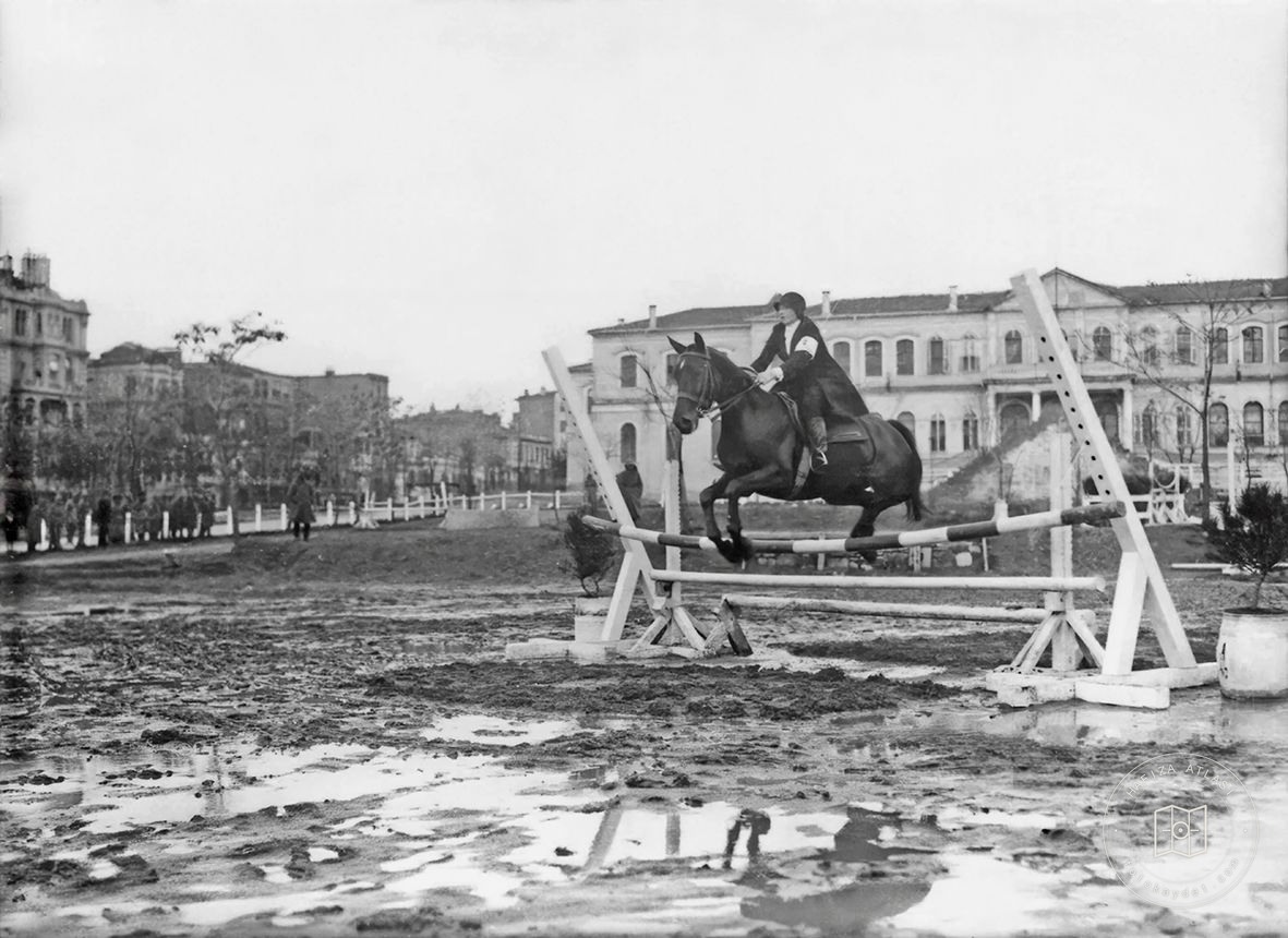 Harbiye Skating Woman in Sipahi Furnace