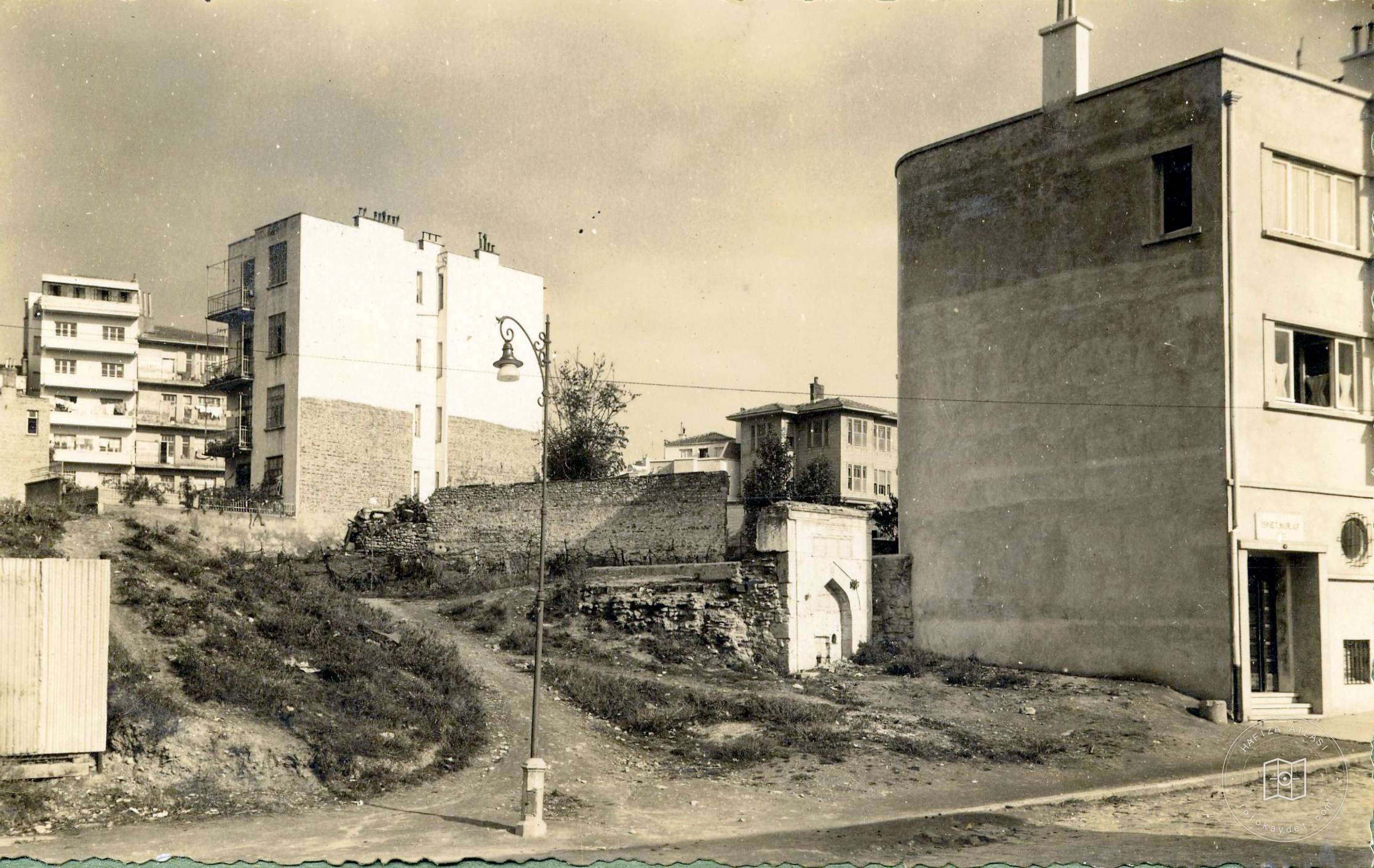 Mustafa Pasha Fountain, Alexander Pasha Fountain