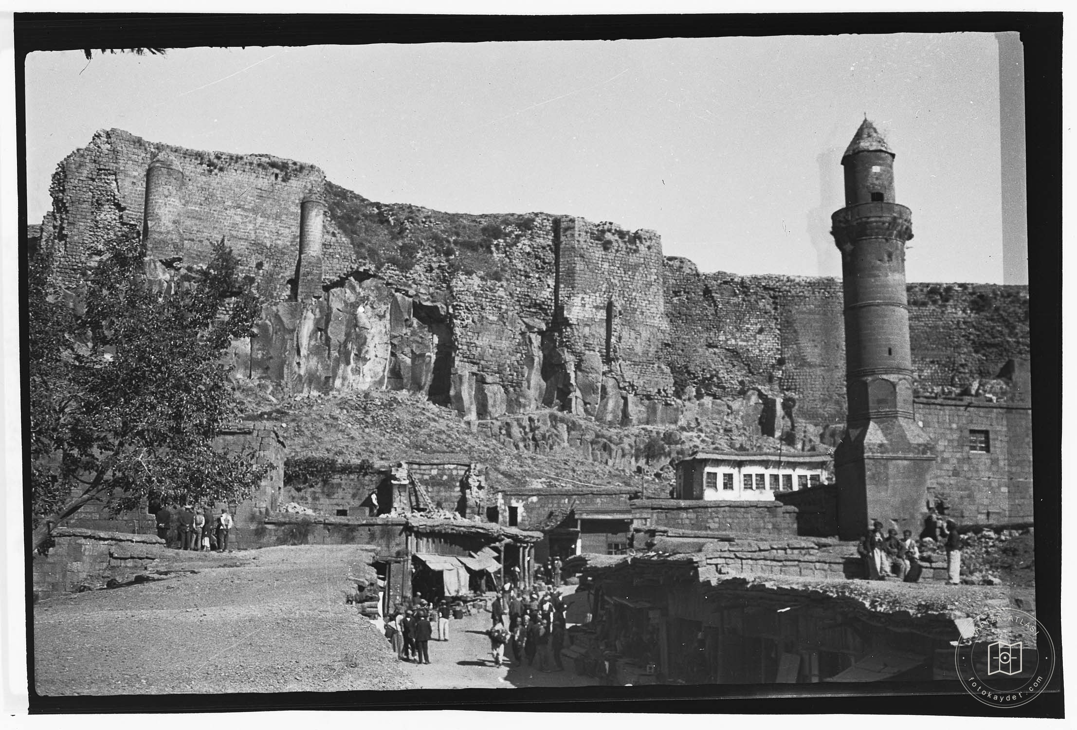 Meydan Camii ve Bitlis Kalesi