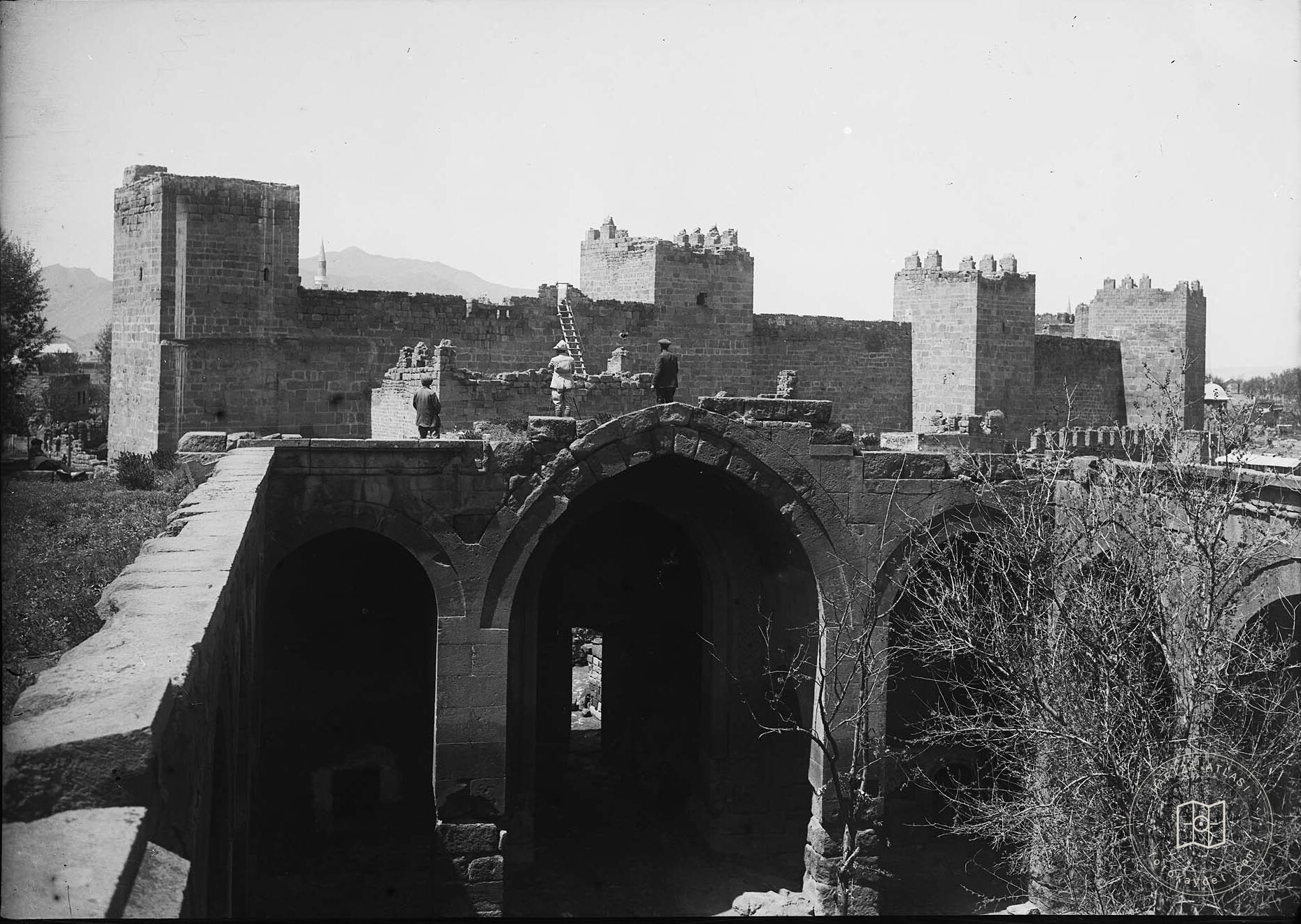Hunat Hatun Medresesi and Kayseri Castle Surları